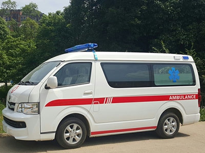 金杯新海獅2.0L監護型救護車