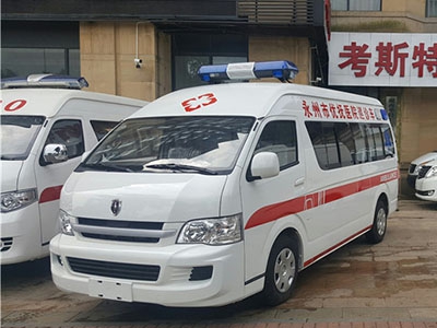 金杯大海獅2.7L監護型救護車