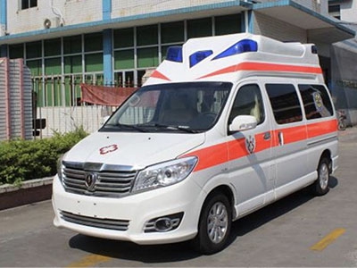 金杯閣瑞斯2.4L高頂監護型救護車